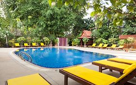 Tropica Bungalow Hotel